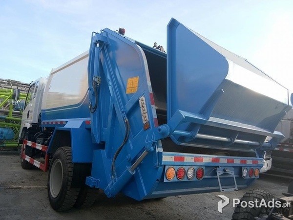 For sale 6 Wheeler Garbage Compactor 5Cbm