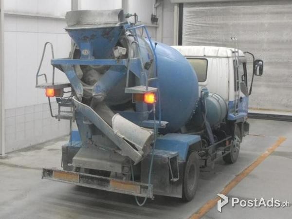 Isuzu forward 6hh1 transit mixer 6 wheelers  japan surplus 