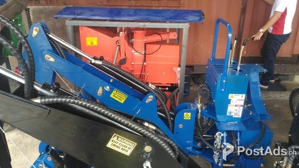 FARM BUDDY with loader attachment (1)