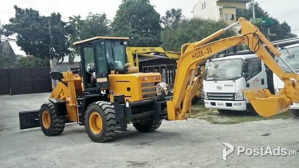 11. HQ25-30 BACKHOE LOADER .30 / 1m³ Capacity (with fan)