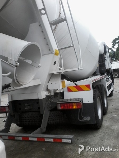 10 wheeler HOWO-A7 Mixer Truck