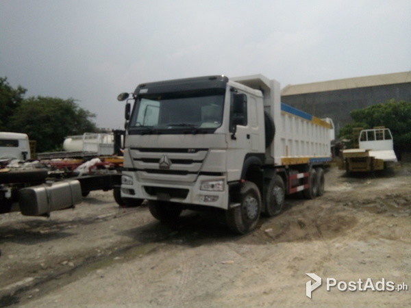 12 wheeler HOWO-A7 Dump Truck
