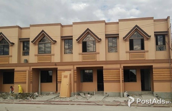Townhouse near Caloocan Sports Complex  at  affordable price 