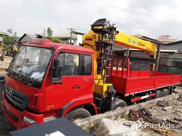 XCMG Boom truck {}