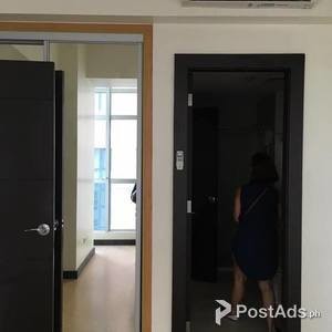 FOR SALE: 2BR Crescent Park Residences BGC | PostAds PH