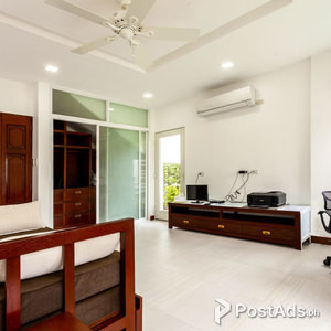 3-Storey House for SALE in Sotogrande, Tagaytay | PostAds PH