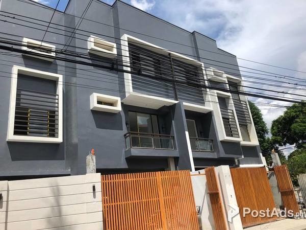 CLASSY TOWNHOUSE FOR SALE IN TEACHERS VILLAGE Q.C 