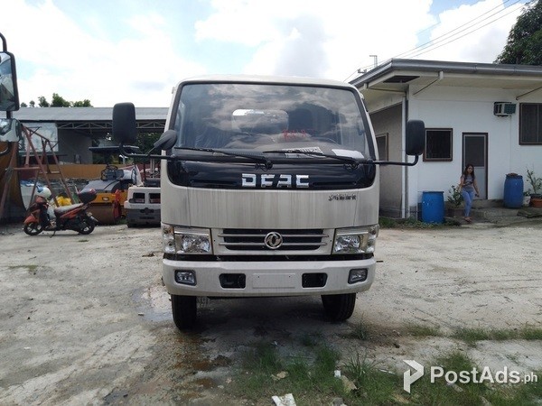 garbage compactor 5cbm (left hand drive)