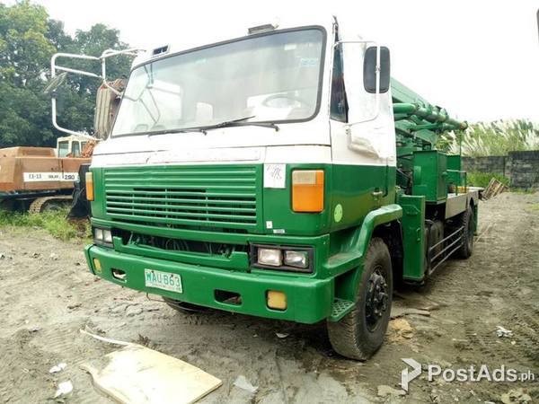1991 NISSAN MOBILE CONCRETE PUMP