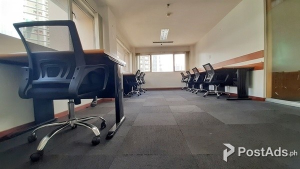 OFFICE Space for Rent in Makati 29SQM 12-Seater Window Office