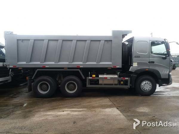 HOWO DUMP TRUCK 10 WHEELER .