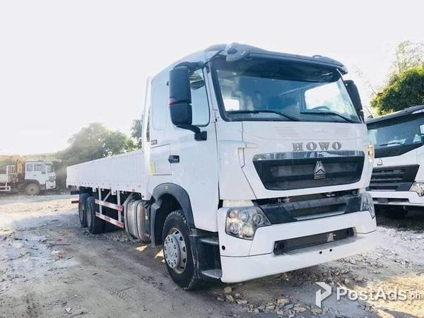 HOWO CARGO TRUCK 6X4 30FEET