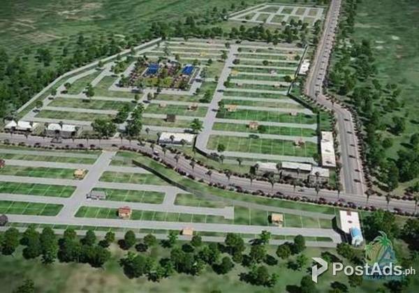 Lot with overlooking view & with complete amenities