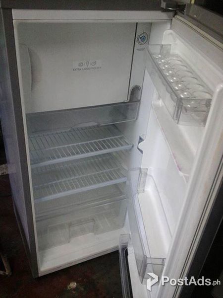 LG 5 cubic ready for sale! Good condition in cooling