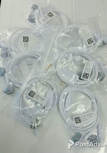 FOR SALE: ORIGINAL SAMSUNG HEADSET