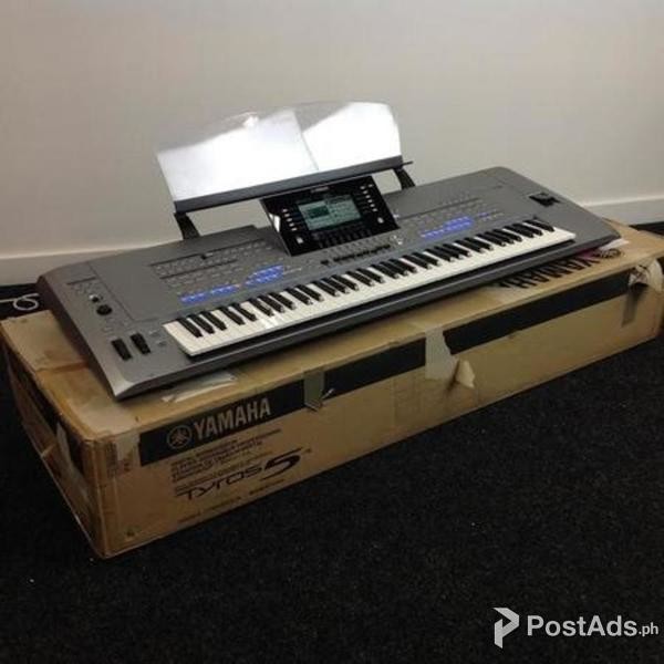 New Yamaha Tyros5 61-Key Arranger Workstation Keyboard