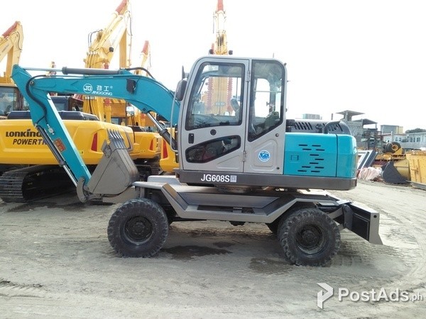 JINGGONG Brand wheel type backhoe 1/4 capacity ready breakerline sale