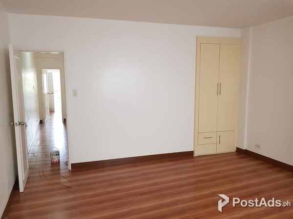 4 BR House and Lot in Batasan Hills Quezon City