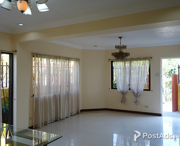 5br TOP QUALITY HOUSE LAWAAN TALISAY CEBU VERY NEAR SRP