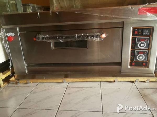 1 DECK OVEN (2 TRAY GAS OVEN) on STOCK