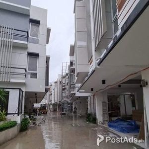 Congressional, Quezon City Corner Duplex with Garden | PostAds PH