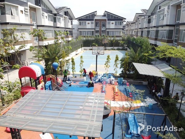 Elegant TownHouse For Sale in Kaingin St QC near Balintawak