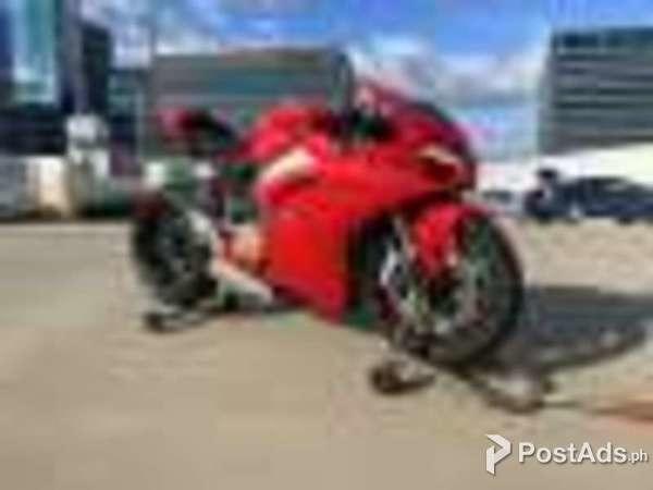 2018 DUCATI SUPERBIKE PANIGALE V4