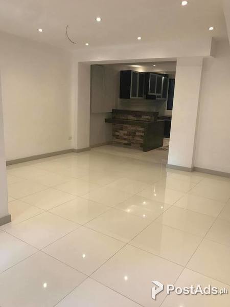 TOWNHOUSE FOR SALE NEAR AT UP TOWN QUEZON CITY