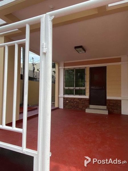 3 Bedrooms Corner Lot Townhouse For SALE- Las Pinas City