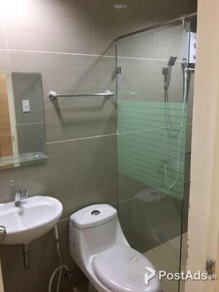 Pasay Big 4 Rooms Store, Storage, Office, Staff House Building for Ren
