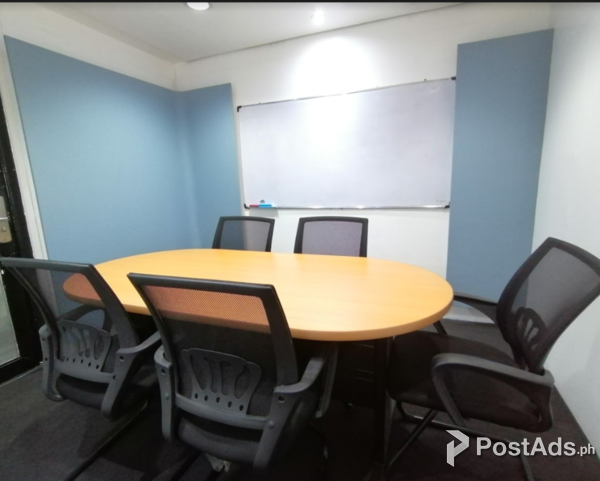 Small Meeting Room for Rent in Ayala Makati 3-4 PAX