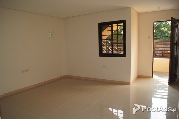 Good investment in Calamba! 2F House with 2 Units Apartment for Sale