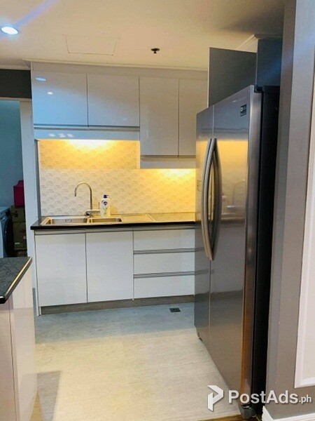 Taguig 2 BR unit for sale in Burgos Circle BGC	