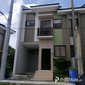 Townhouse EMERALD Model Unit in Minglanilla Highlands | PostAds PH