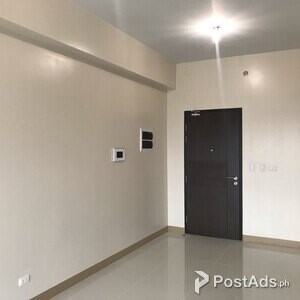 Bayshore 1 BR condo w/ balcony unit for sale in Aseana Complex & OKADA | PostAds PH