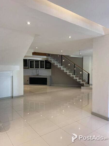 TOWNHOUSE UNIT FOR SALE IN TEACHERS VILLAGE QUEZON CITY!!..