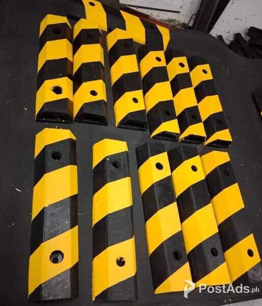 Matlex Loading Dock Bumper Trapezoid 20" x 4" x 4" w/ Yellow Paint