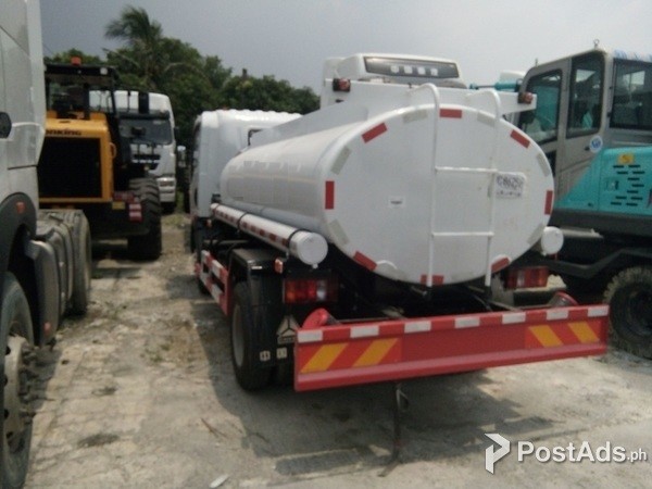 SINOTRUK H3 6 WHEELER FUEL TANKER 4000L