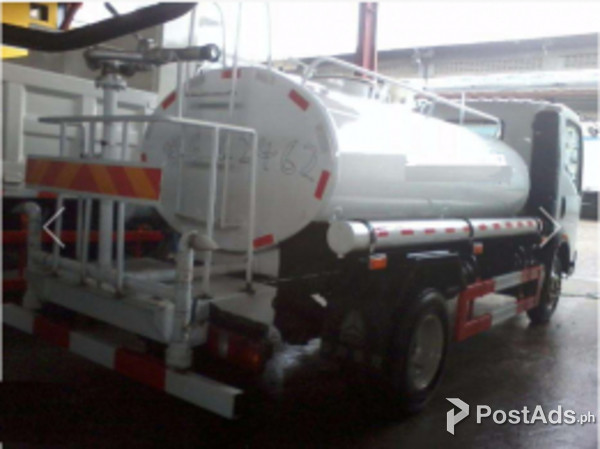 6 WHEELER WATER TRUCK SINOTRUK 4KL 