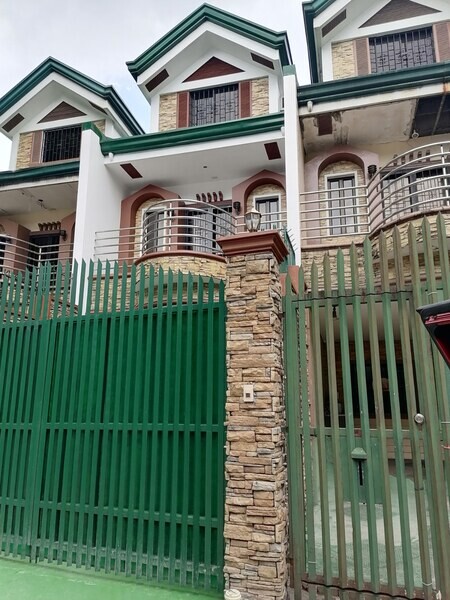 Townhouse For Sale 