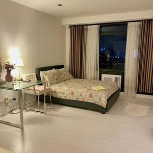 FOR SALE: Gramercy Residences, Makati City Studio Unit with Balcony | PostAds PH