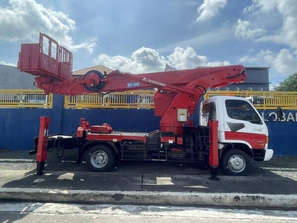 For Sale: Hyundai 28 meters Man Lift Truck - Horyong Boom