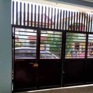 3 Storey 4 BR Semi Furnished House and Lot in Ivory Crest, Cavite | PostAds PH