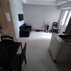 3 BR Funished Condo Unit in Victoria De Makati | PostAds PH