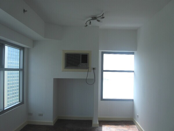 1 BR Semi-furnished Condo in Two Adriatico Place, Manila