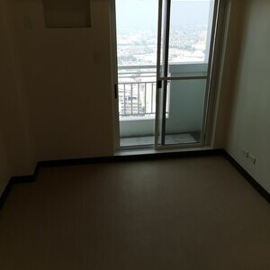 1 BR Unfurnished Condo in Torre De Manila | PostAds PH