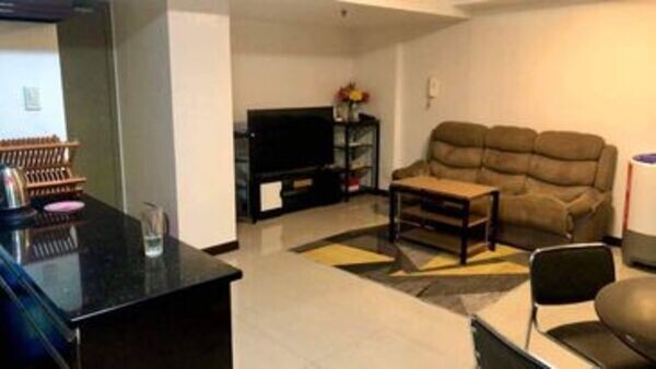 2 BR Semi Furnished Condo Unit in SoleMare Parksuites, Parañaque