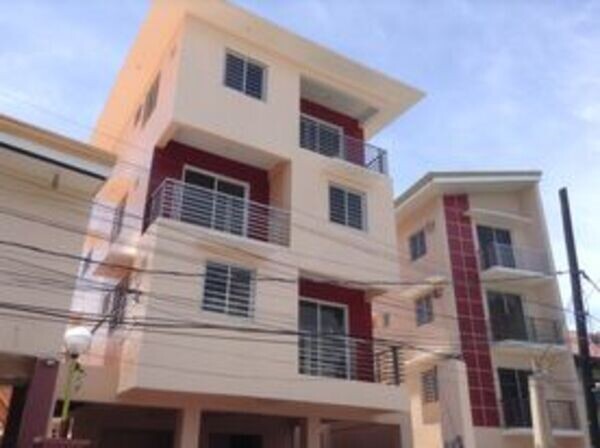 2 BR Fully-Furnished Apartment with parking in Better Living, Parañaque