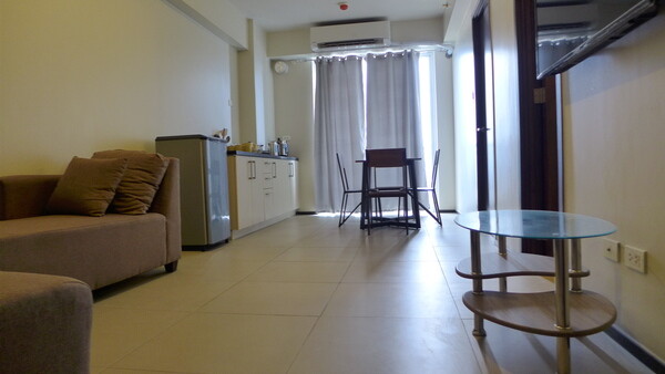 1 BR Furnished Ibiza Tower, Circulo Verde , QC