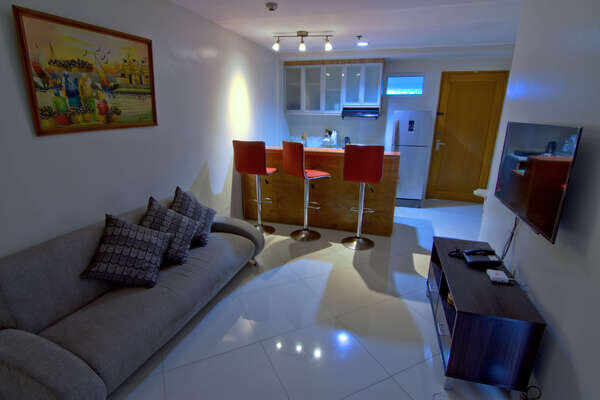 2 Bedroom Fully Furnished Condo in Tres Palmas, Taguig